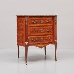 1056 8283 CHEST OF DRAWERS